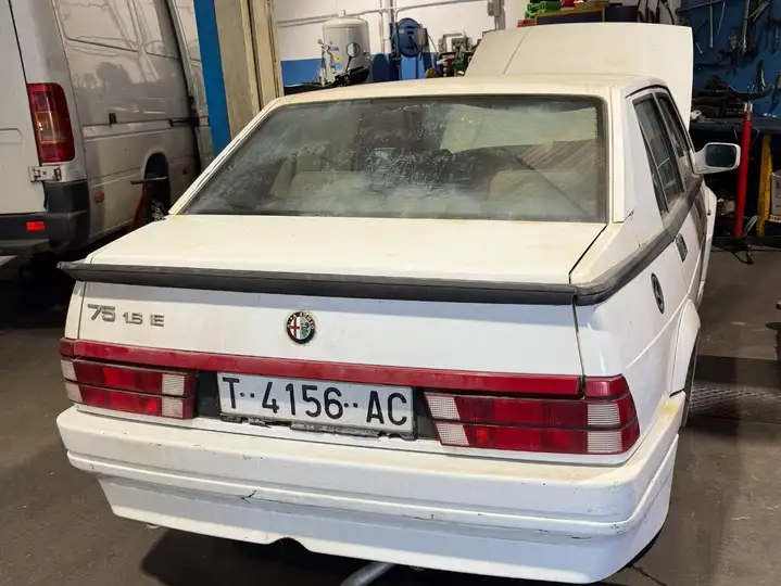 Alfa Romeo 1990, foto 4