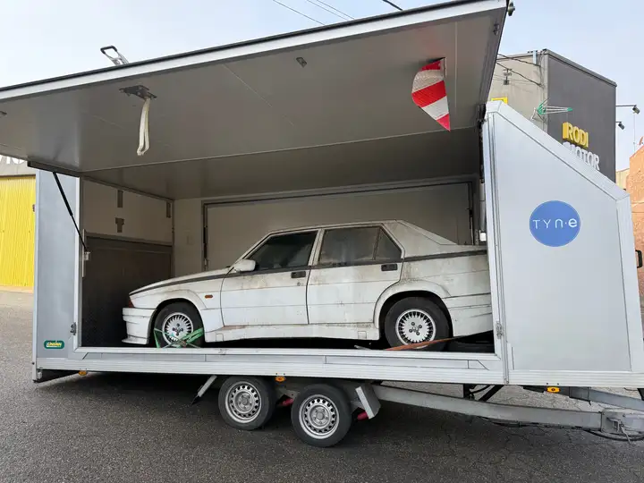 Alfa Romeo 1990, foto 7