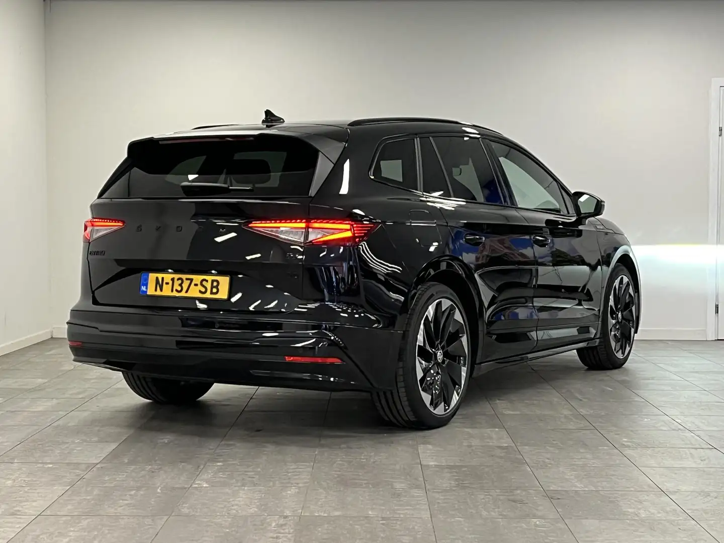 Skoda Enyaq iV 80 Sportline | SOH 92% | PANO | Dodehoekdetecti Schwarz - 2