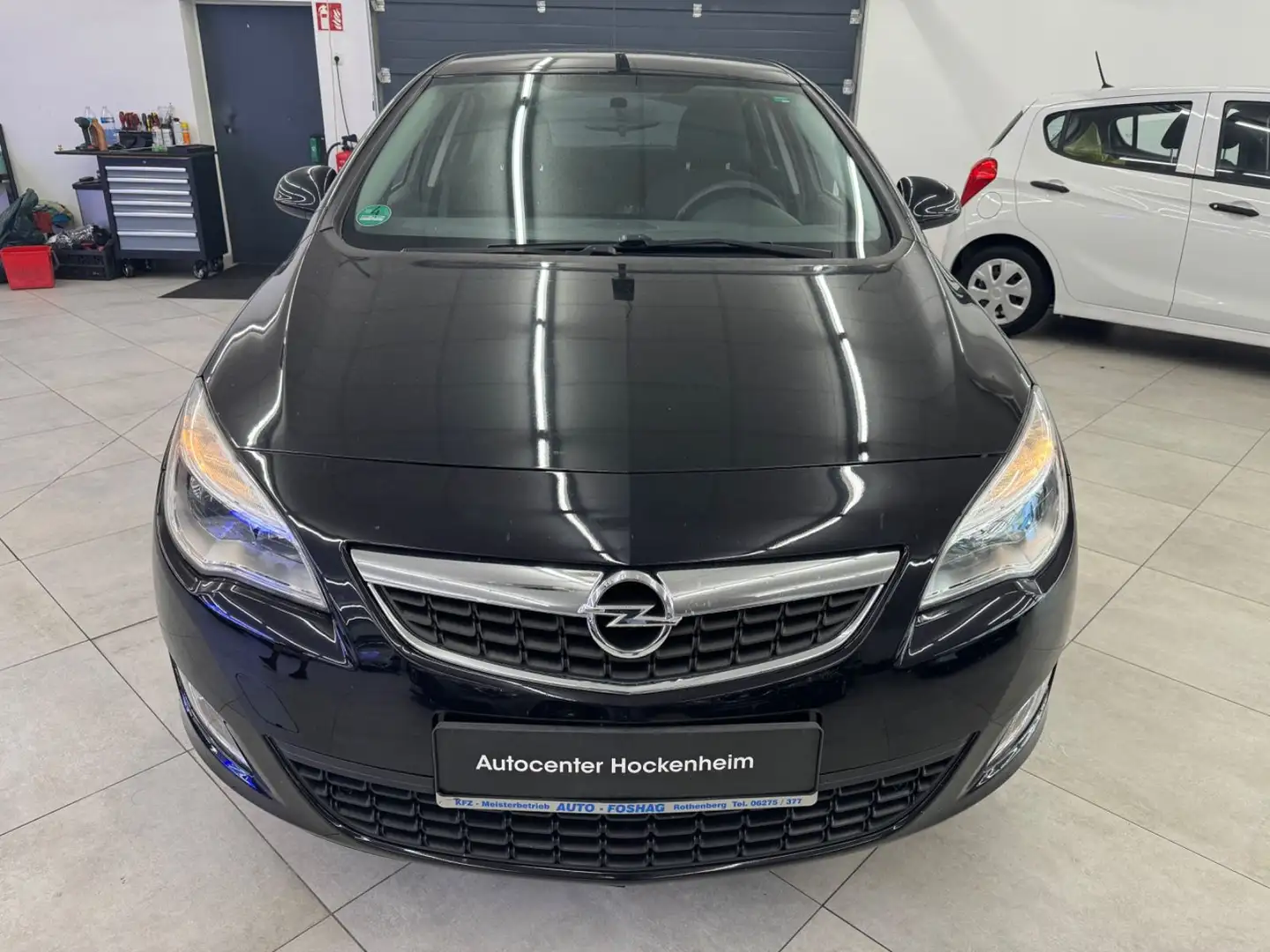 Opel Astra J Lim. 5-trg. Selection Schwarz - 2