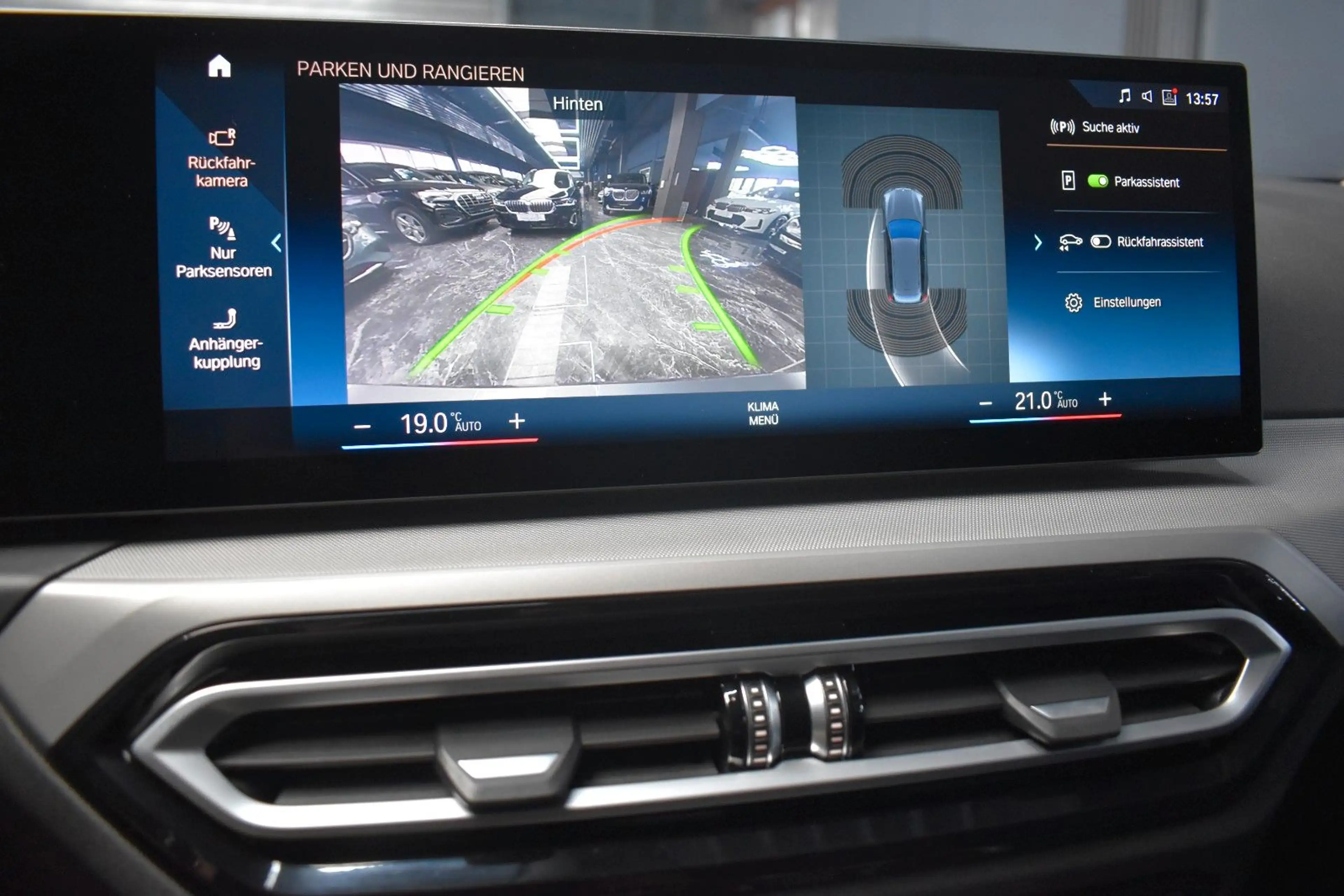 BMW 330 d Touring xDrive*HEAD-UP*AHK*ADAP.LED*KAMERA — photo 3