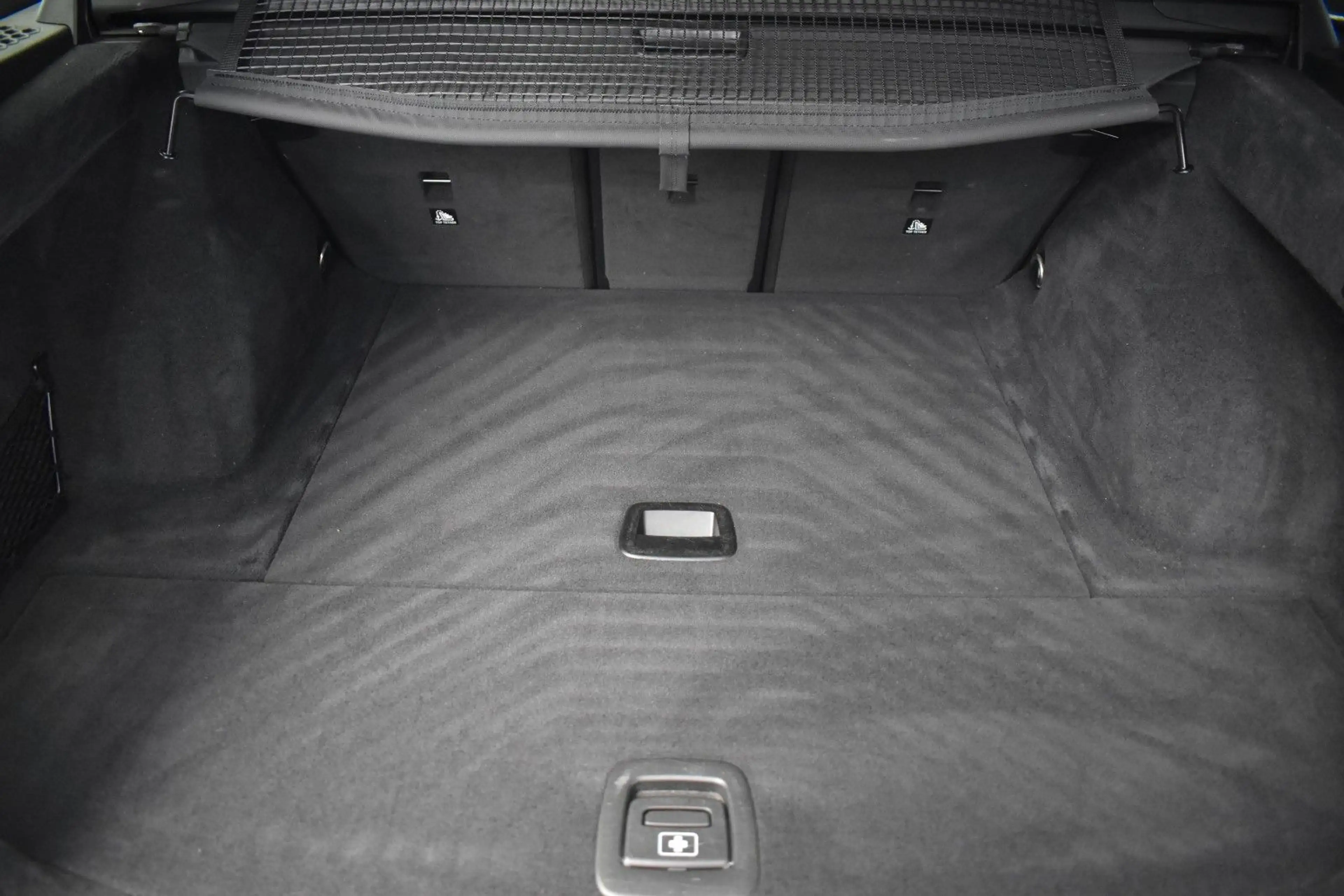 BMW 330 d Touring xDrive*HEAD-UP*AHK*ADAP.LED*KAMERA — photo 9