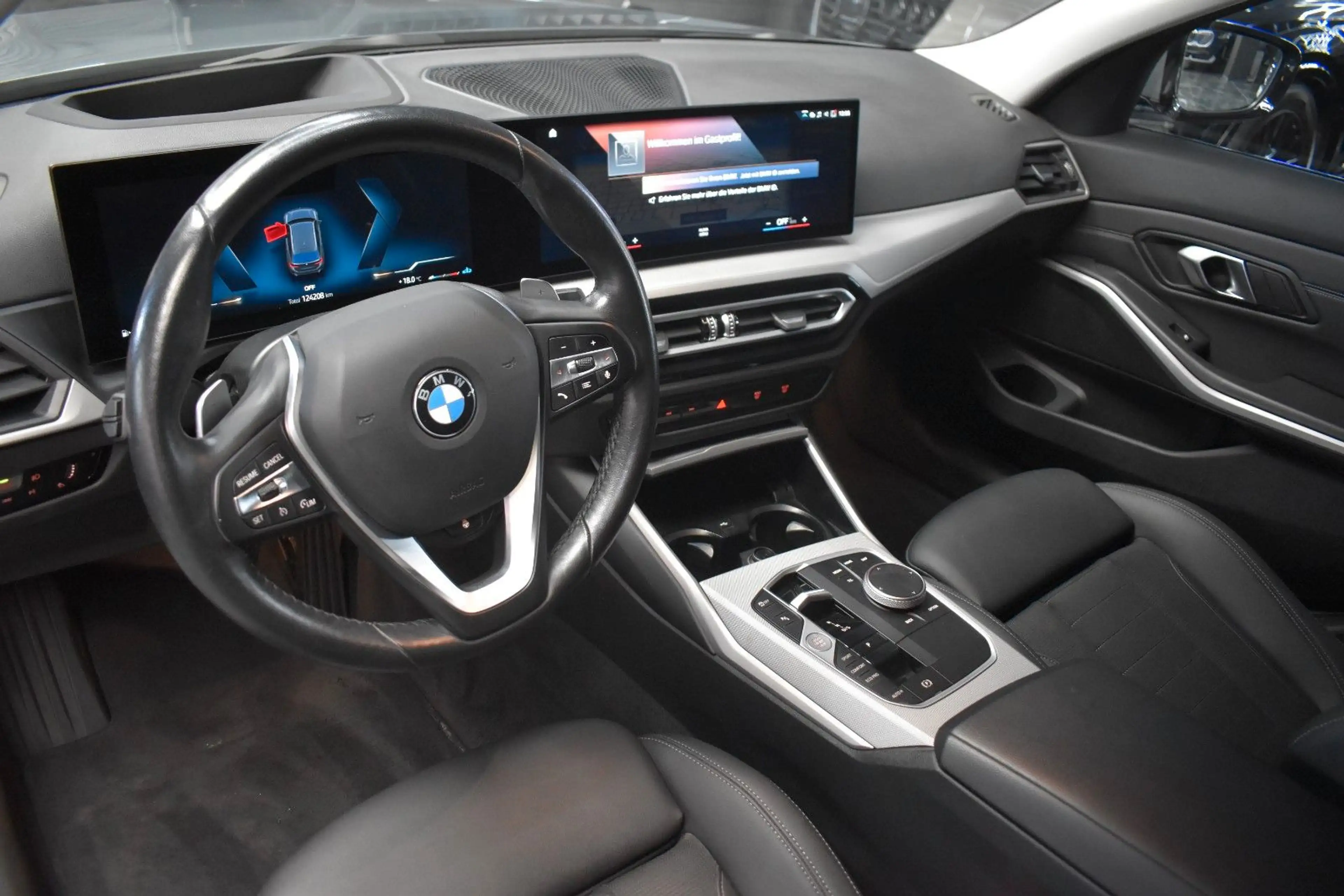 BMW 330 d Touring xDrive*HEAD-UP*AHK*ADAP.LED*KAMERA — photo 14