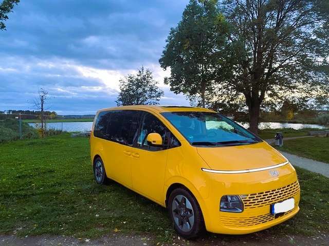 Imagine Hyundai STARIA STARIA DIESEL 2.2 CRDi Allrad Prime