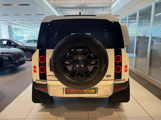 Land Rover Defender view 6