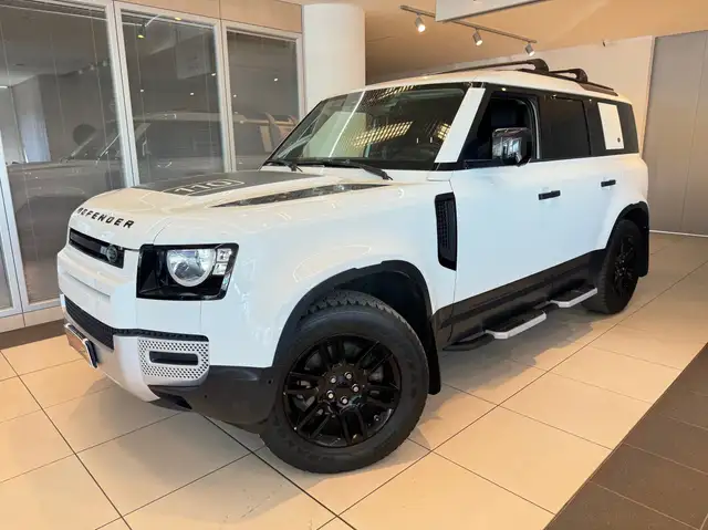 Land Rover Defender view 3