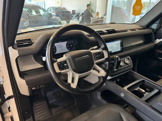 Land Rover Defender view 9
