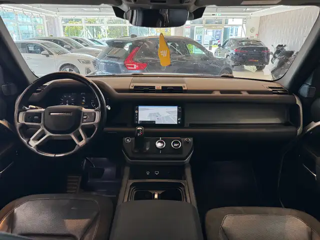 Land Rover Defender view 13