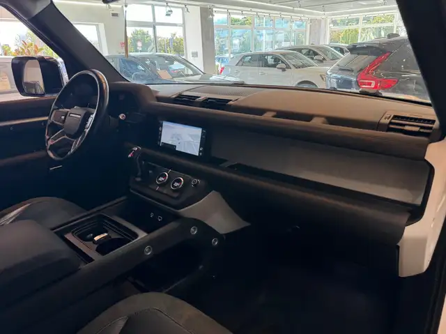 Land Rover Defender view 14