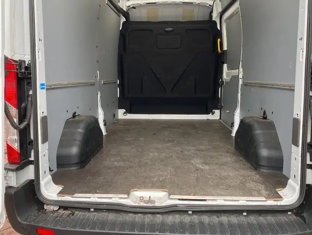 Ford Transit view 11