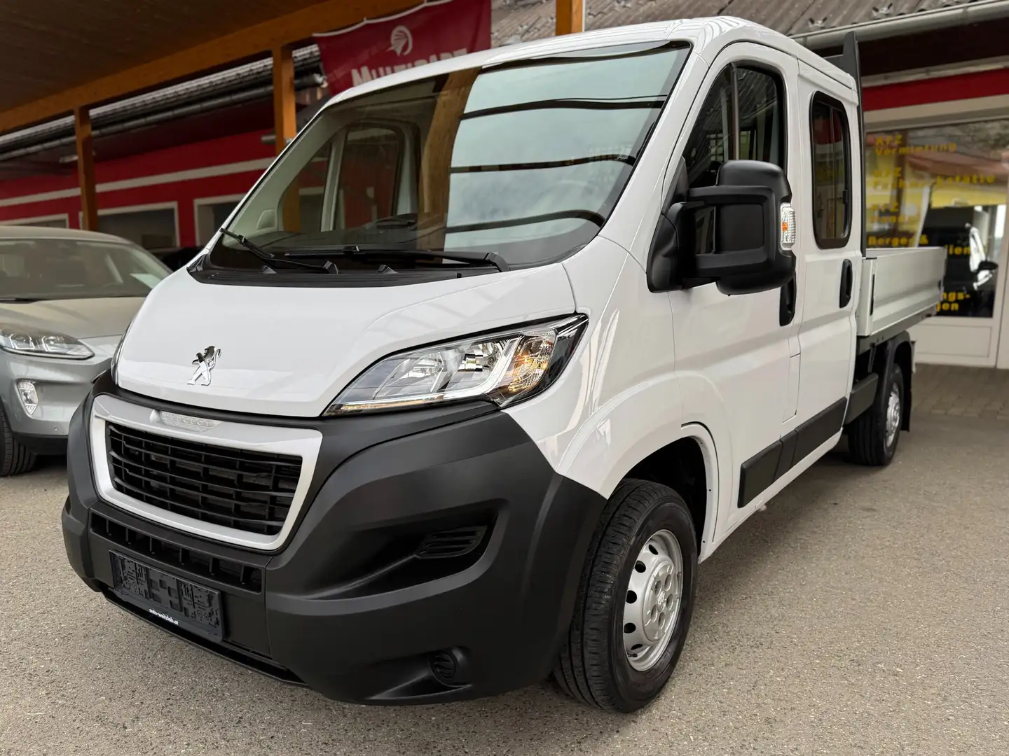 Peugeot Boxer Pritsche DOKA L2 BlueHDi 120 S&S *7 Sitze* Weiß - 1