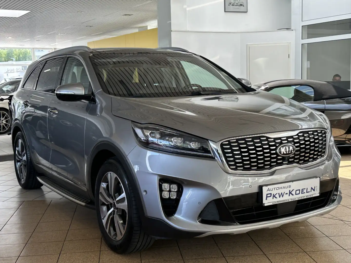 Kia Sorento 2.2CRDi Edition 4WD*KAMERA*NAVi*LED*7SiTZ Grau - 2