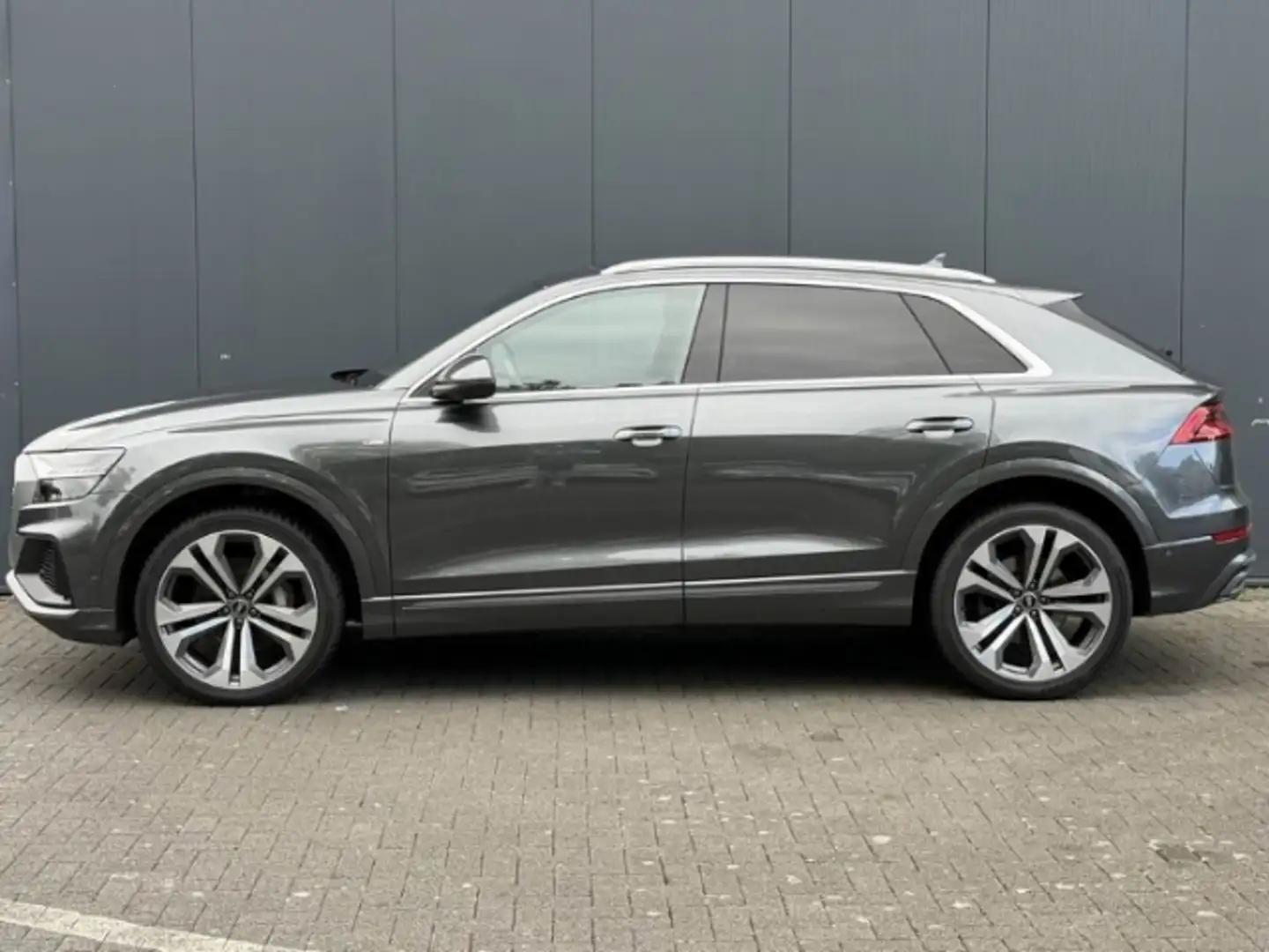 Audi Q8 55 TFSI Quattro S-Line+ALCANTARA+PANO+B/O Gris - 2