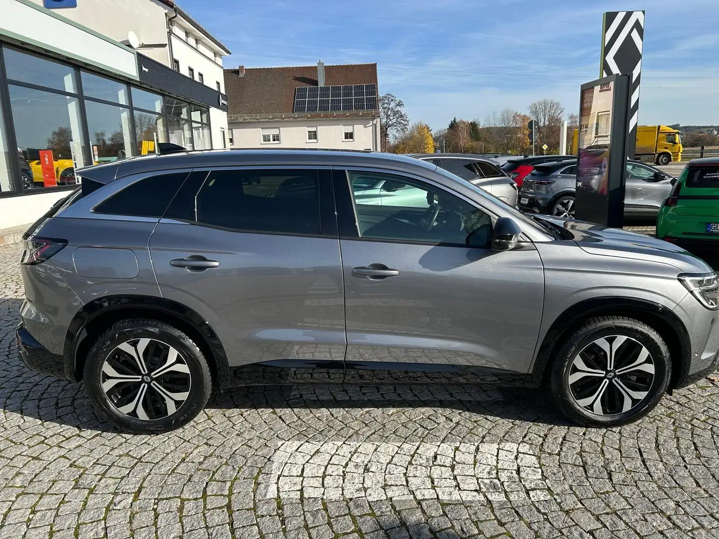 Renault Austral Techno E-TECH Full Hybrid 200 Grau - 2