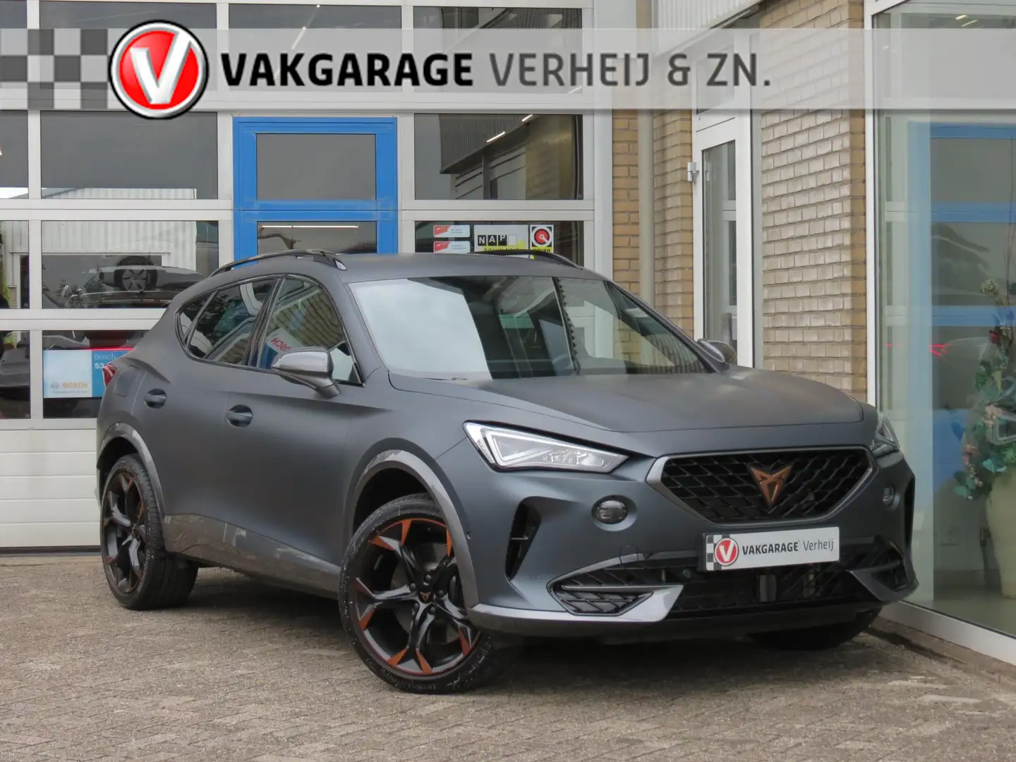 CUPRA Formentor VZ 245 PK 1.4 e-Hybrid Camera|Car-Play|Navi|Magnet Šedá - 1