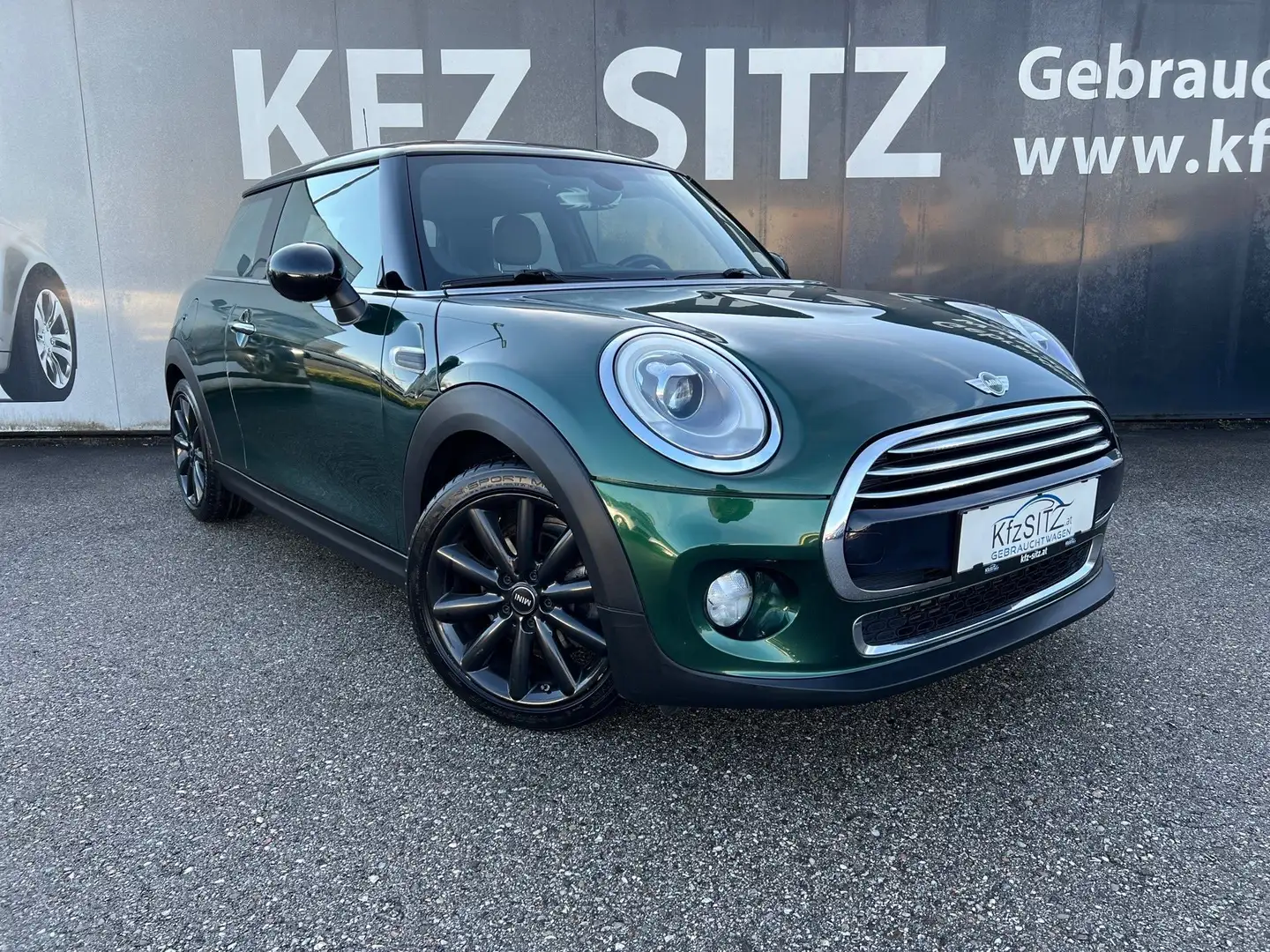 MINI Cooper MINI Hatch | SITZHZ/17 ZOLL/TEMP Grün - 1