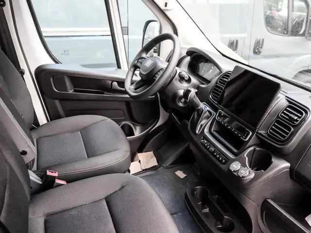 Fiat Ducato view 3