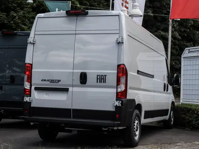 Fiat Ducato view 2