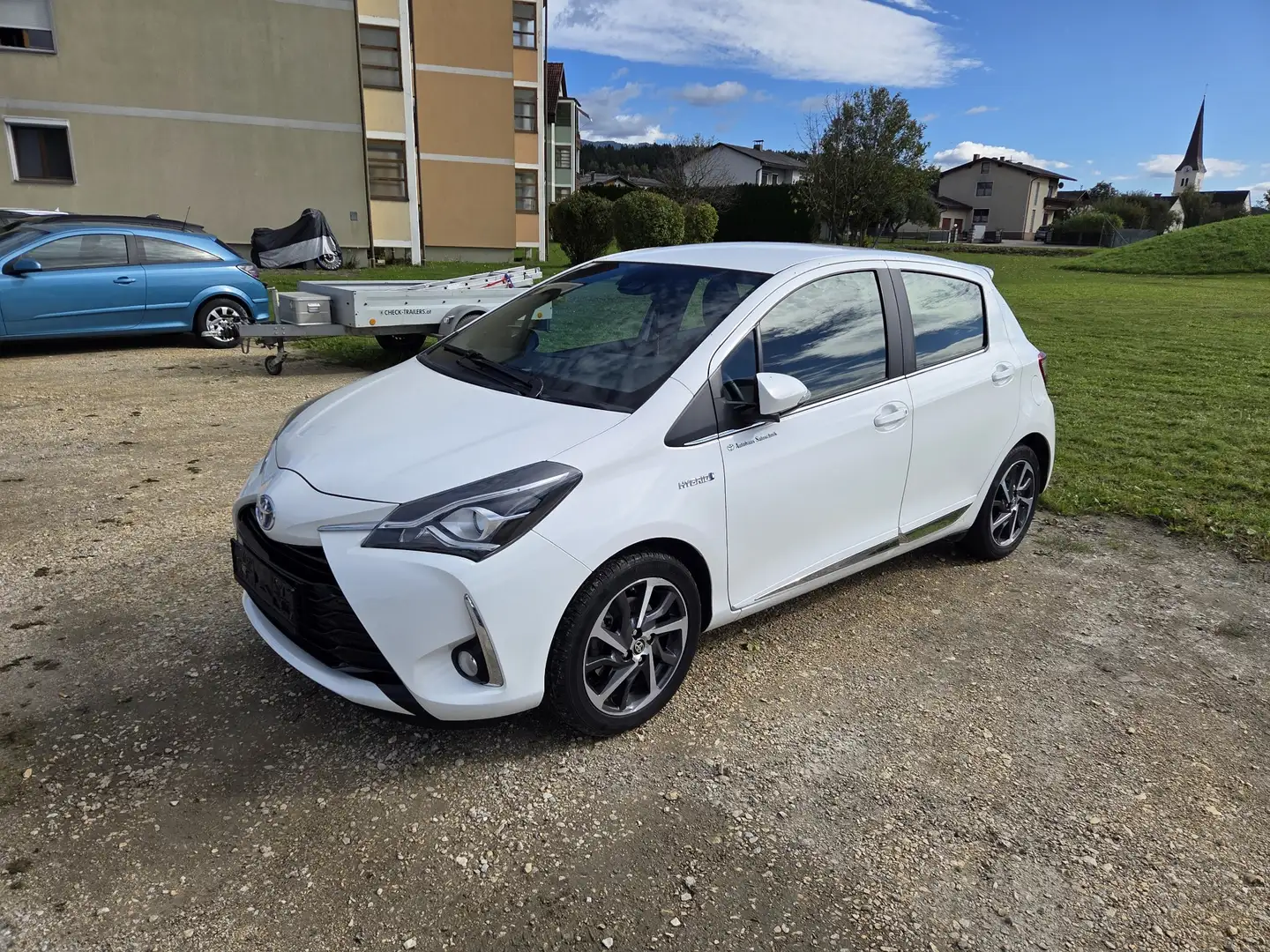 Toyota Yaris 1,5 VVT-i Hybrid Lounge - 1