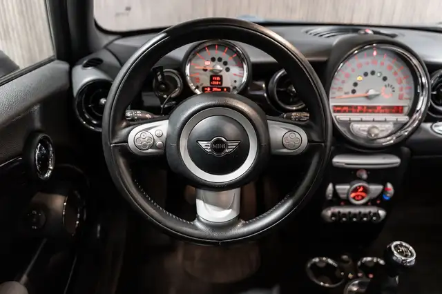 Mini Clubman view 13