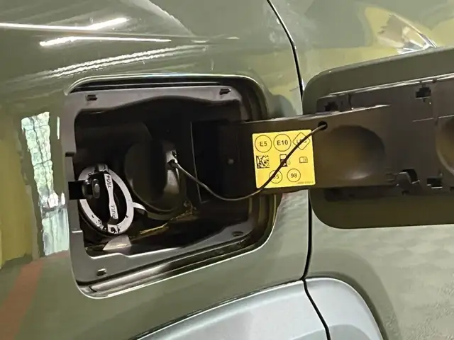 Dacia Duster view 8