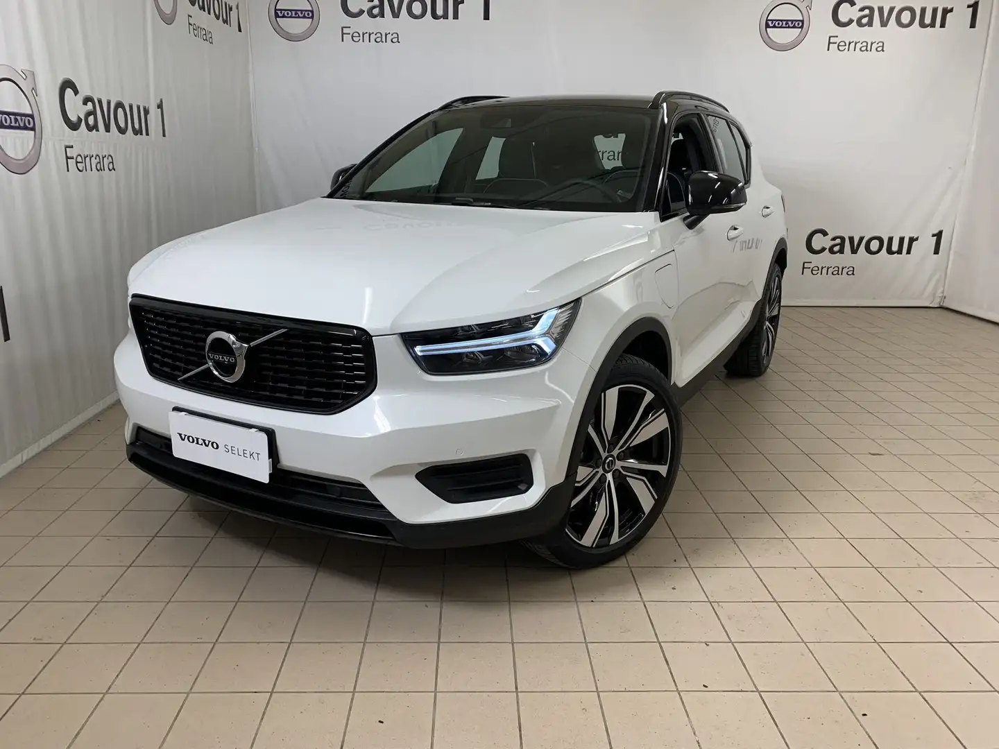 Volvo XC40 XC40 T5 Recharge Plug-in Hybrid R-design Blanc - 1