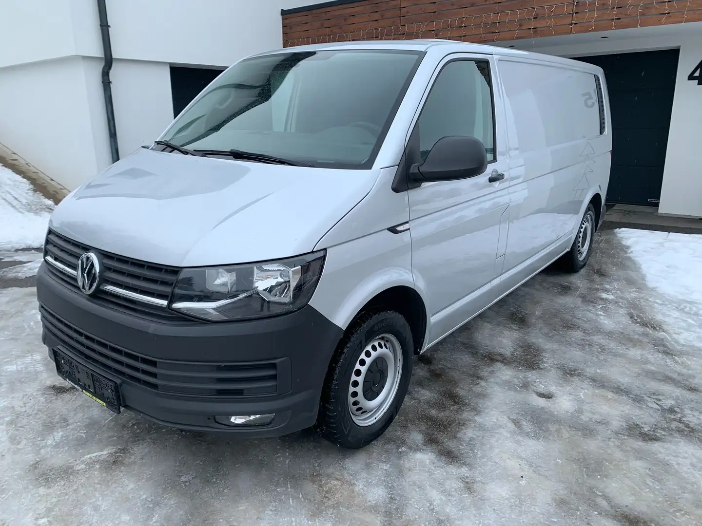 Volkswagen T6 Transporter Kasten lang 4Motion,REGALE,Navi,AHK,Standheizung Silber - 1