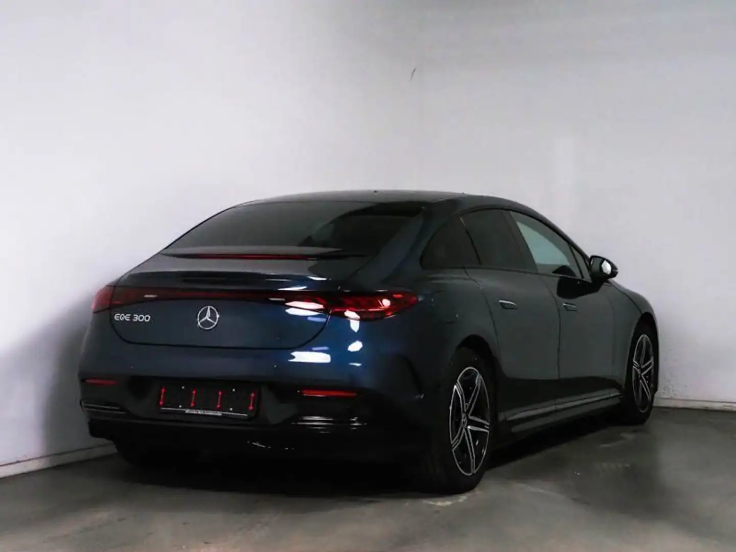 Mercedes-Benz EQE 300 AMG Premium HeadUp Pano 360° + Service ! Blau - 2