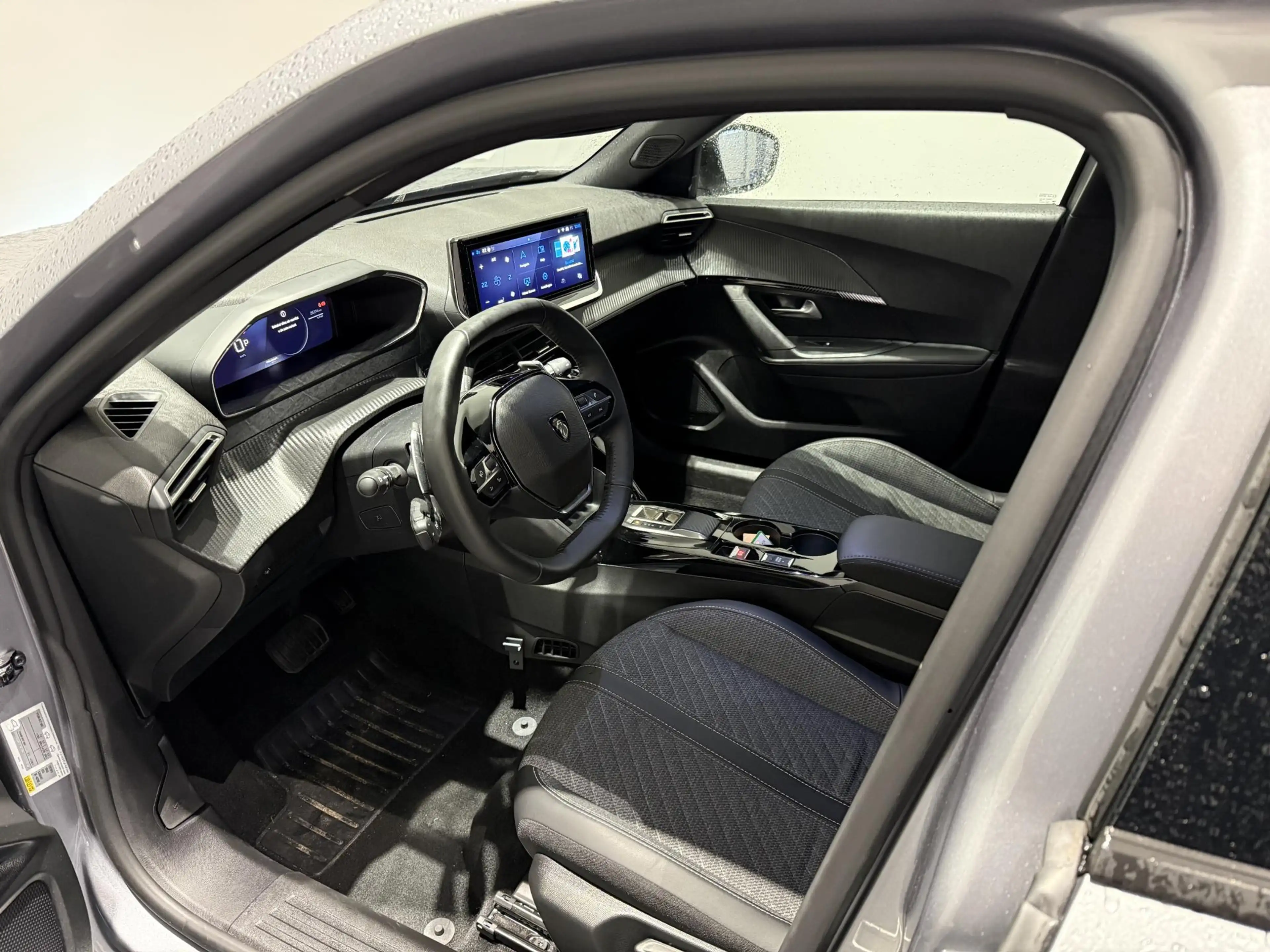Peugeot e-2008 EV Allure 50 kWh l Camera l Apple carplay & Androi — photo 7