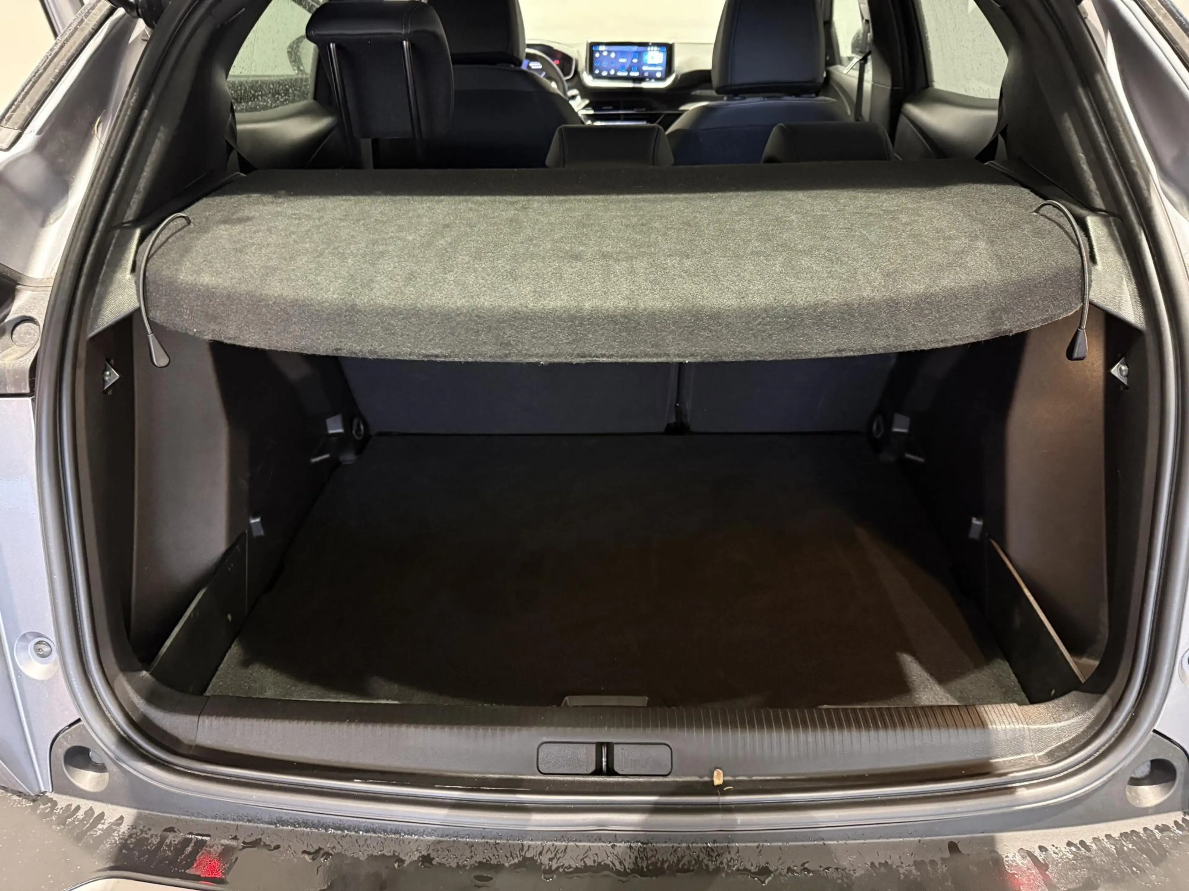 Peugeot e-2008 EV Allure 50 kWh l Camera l Apple carplay & Androi — photo 11