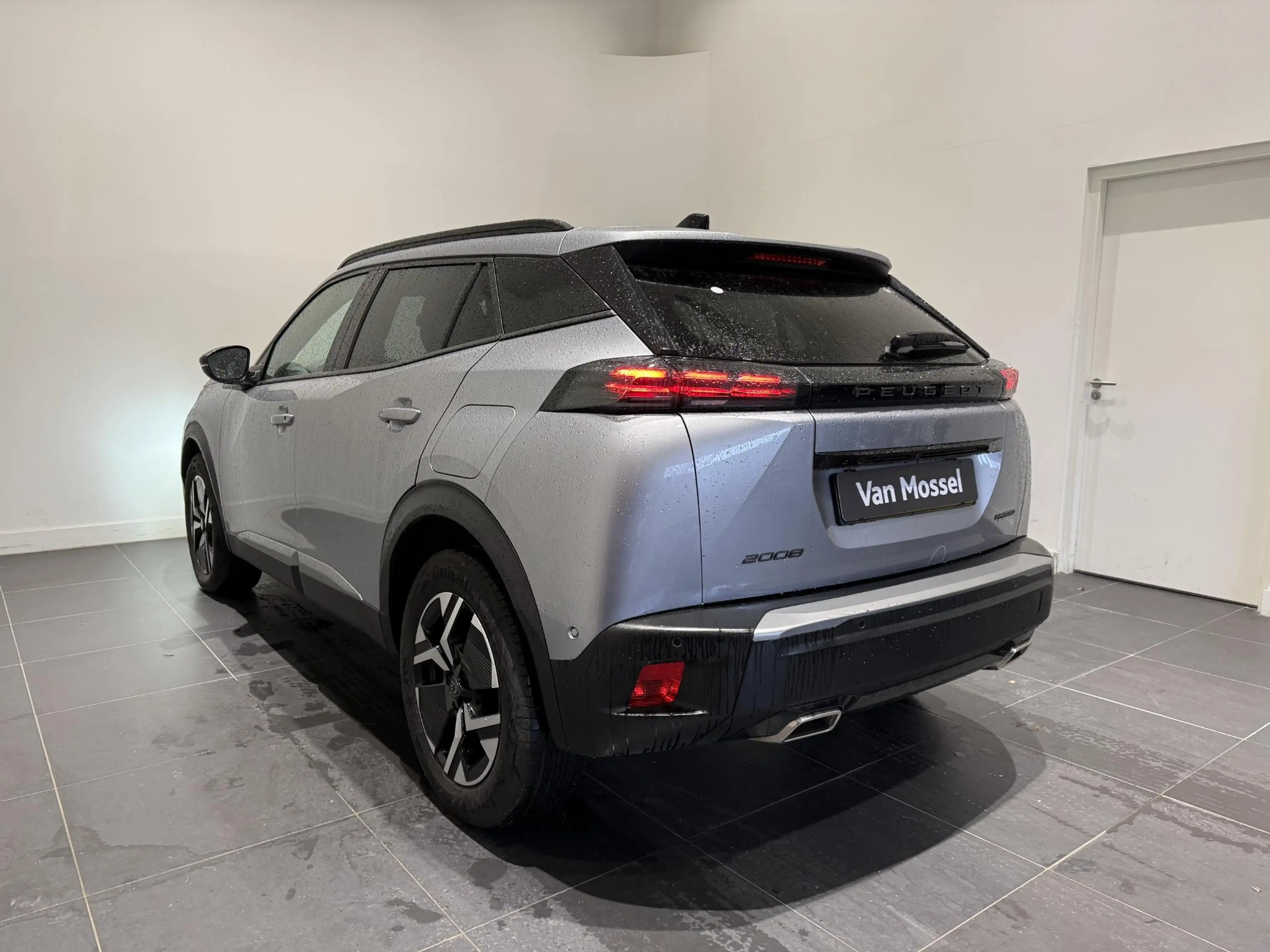 Peugeot e-2008 EV Allure 50 kWh l Camera l Apple carplay & Androi — photo 6