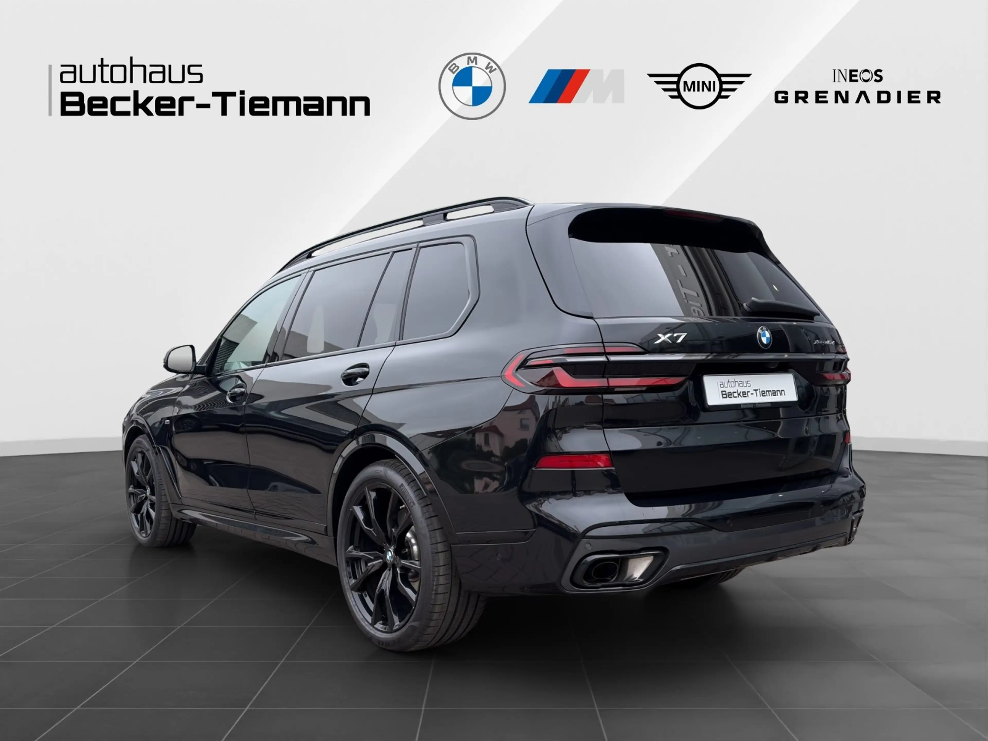 BMW X7 xDrive40d | M Sport Pro| Integral| Sky Lounge| UPE — photo 4