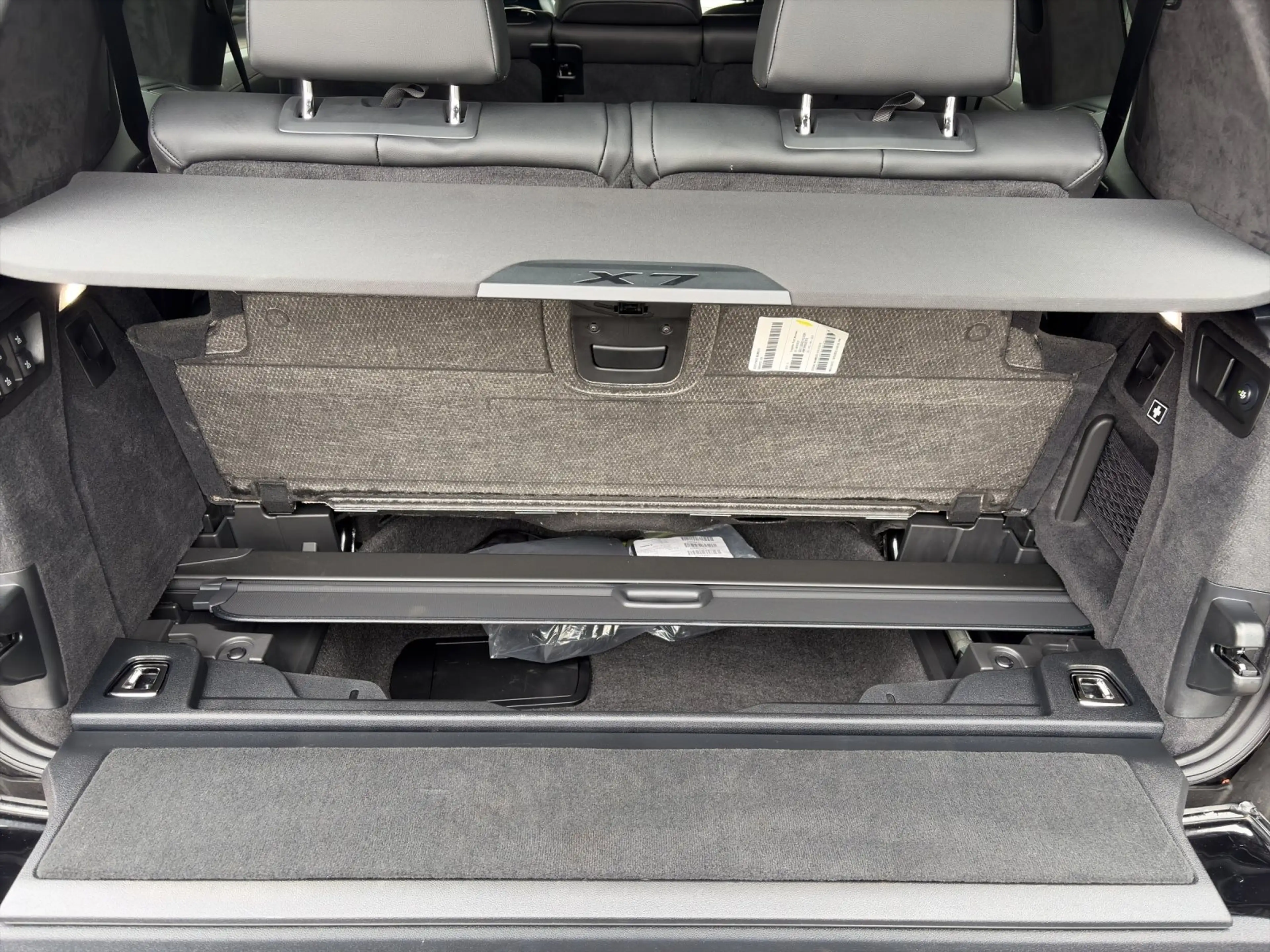 BMW X7 xDrive40d | M Sport Pro| Integral| Sky Lounge| UPE — photo 15