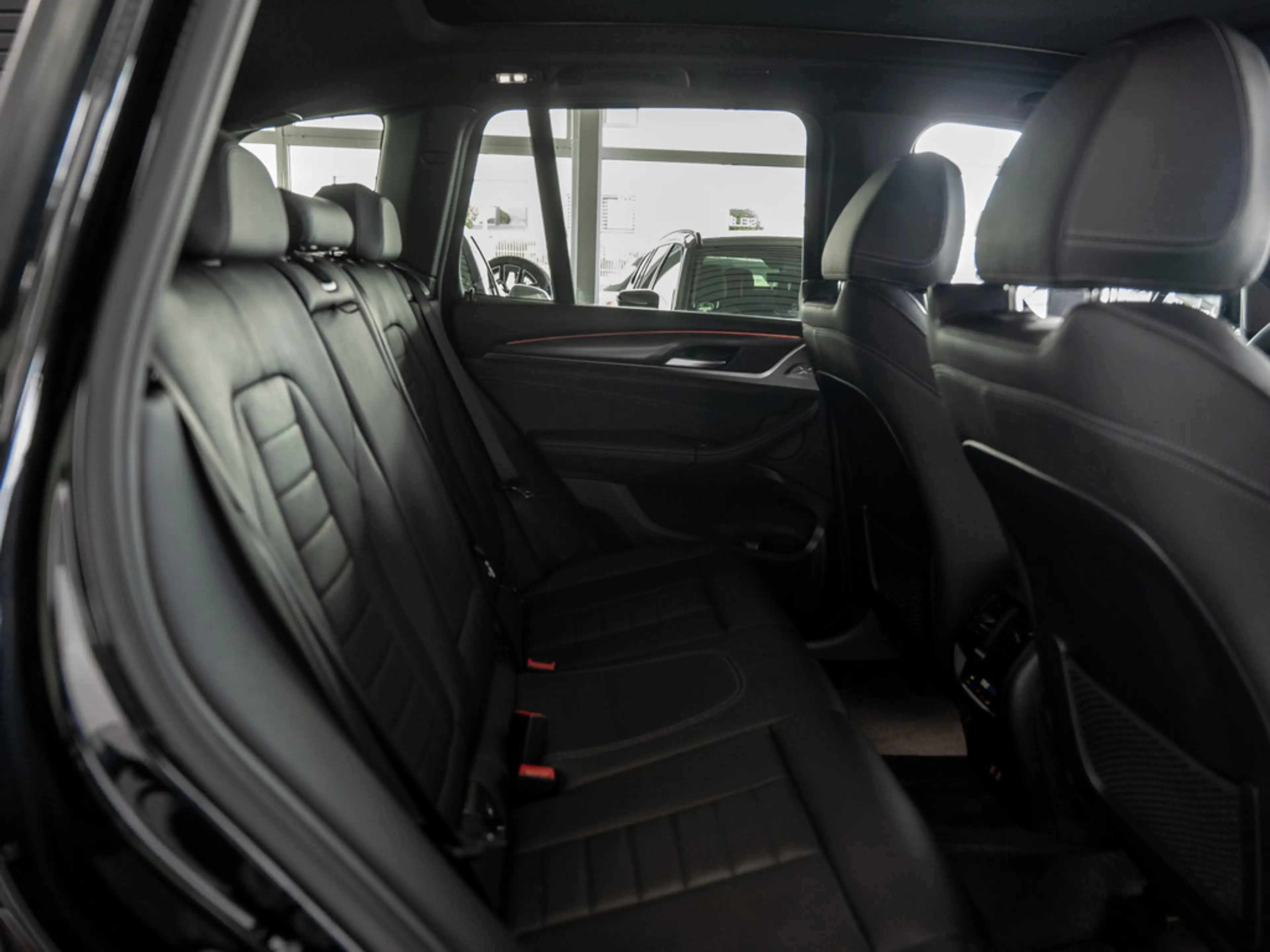 BMW X3 xDrive 30d M-Sport FACEL. PANO AHK HUD LED — photo 9