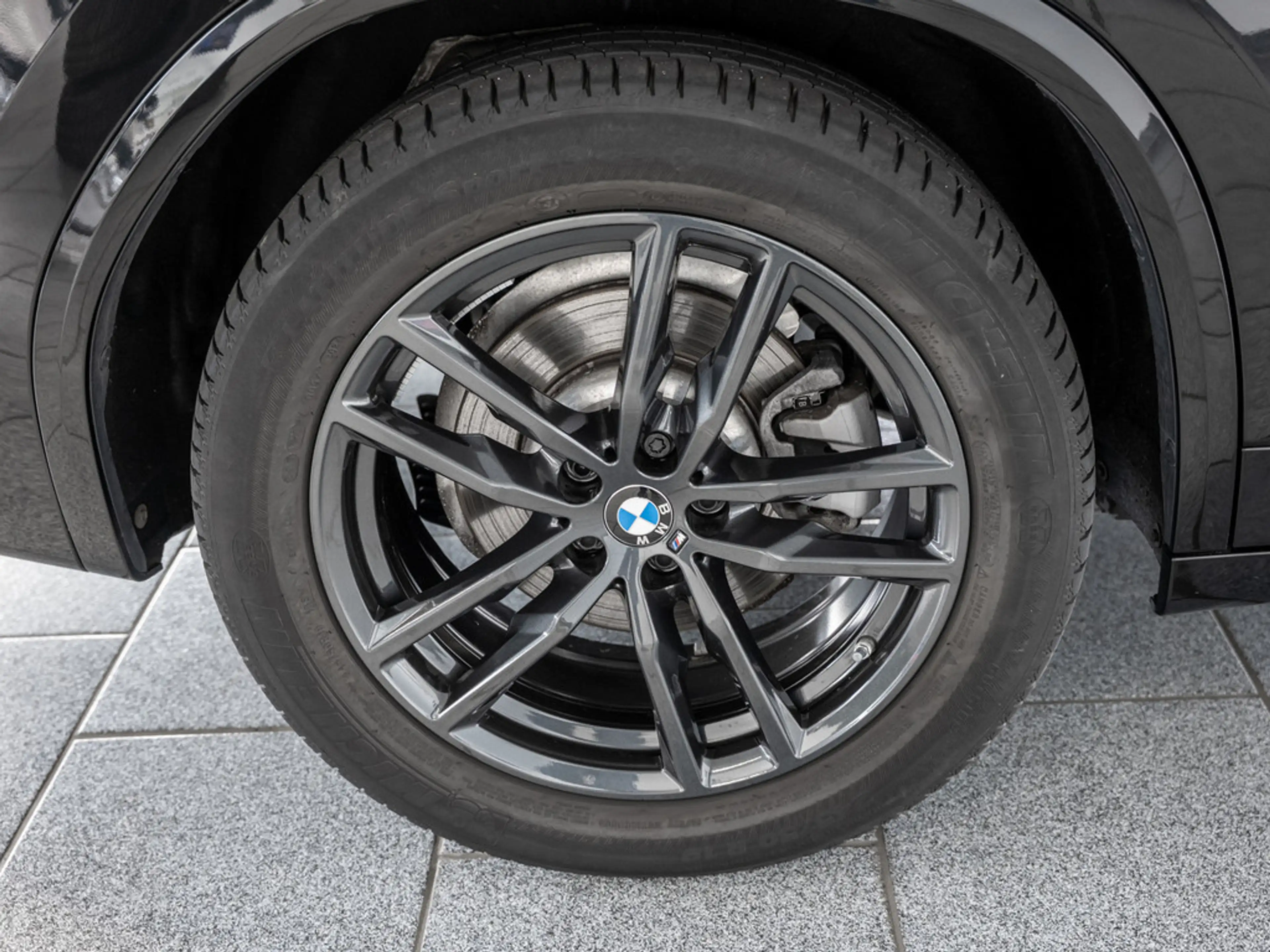 BMW X3 xDrive 30d M-Sport FACEL. PANO AHK HUD LED — photo 10