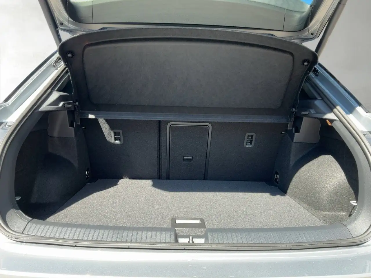 Volkswagen T-Roc R 2.0 TSI 4MOTION DSG Akra DiscoPro Leder 6