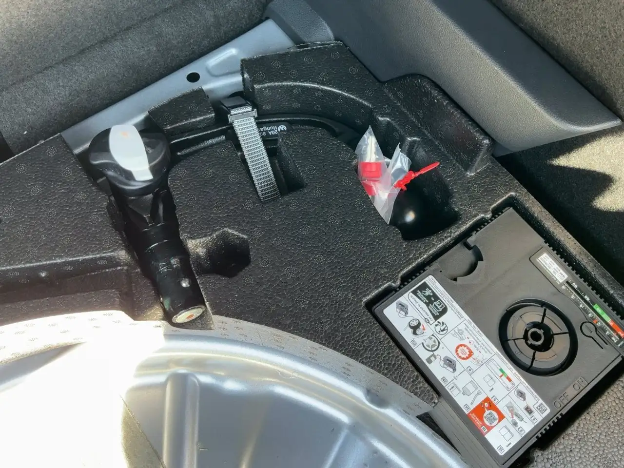 Volkswagen T-Roc R 2.0 TSI 4MOTION DSG Akra DiscoPro Leder 17