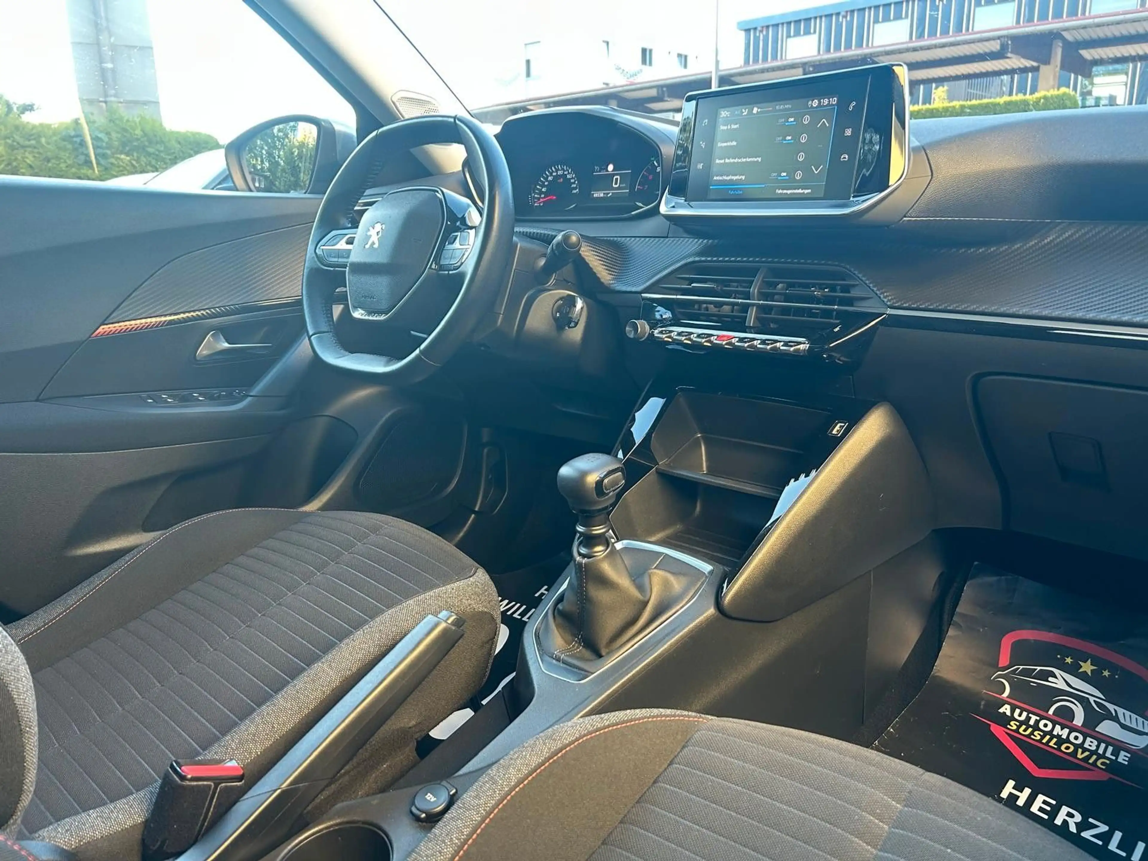 Peugeot 2008 Active 1.2 PureTech/Kamera/Ambiente/ — photo 13