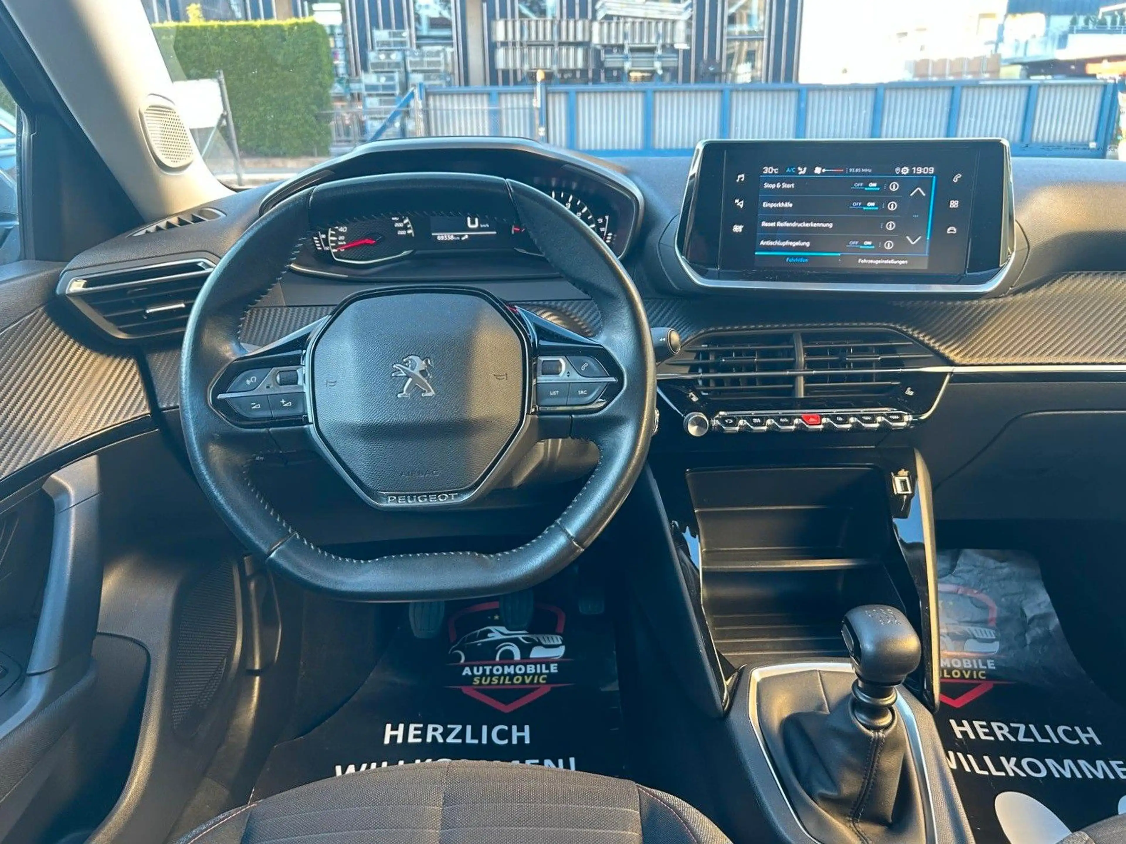 Peugeot 2008 Active 1.2 PureTech/Kamera/Ambiente/ — photo 9