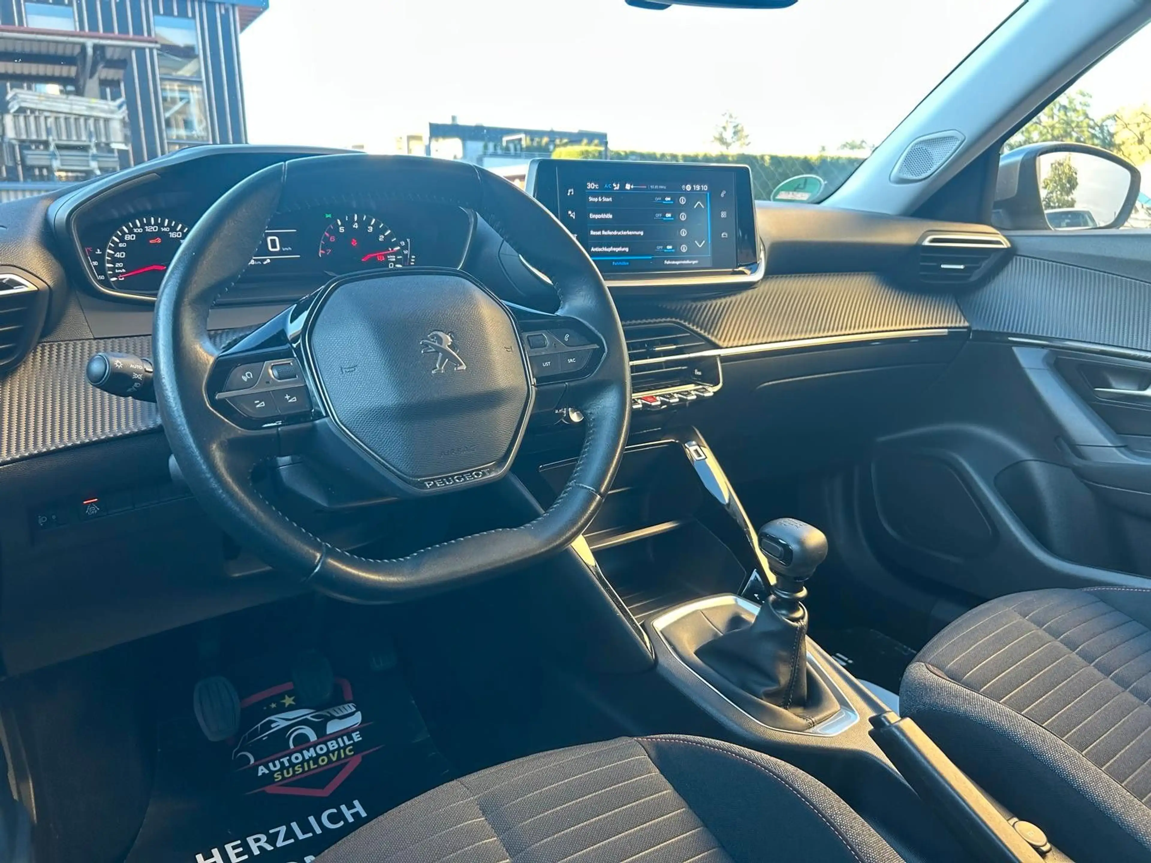 Peugeot 2008 Active 1.2 PureTech/Kamera/Ambiente/ — photo 10