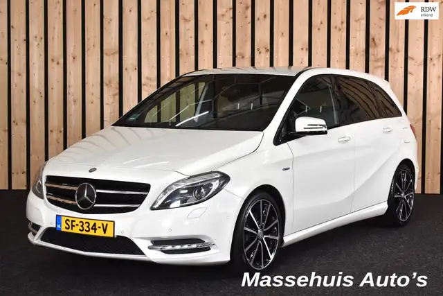 Mercedes-Benz B 200 Ambition Automaat 156pk Bi-xenon Clima Cruise Stoe