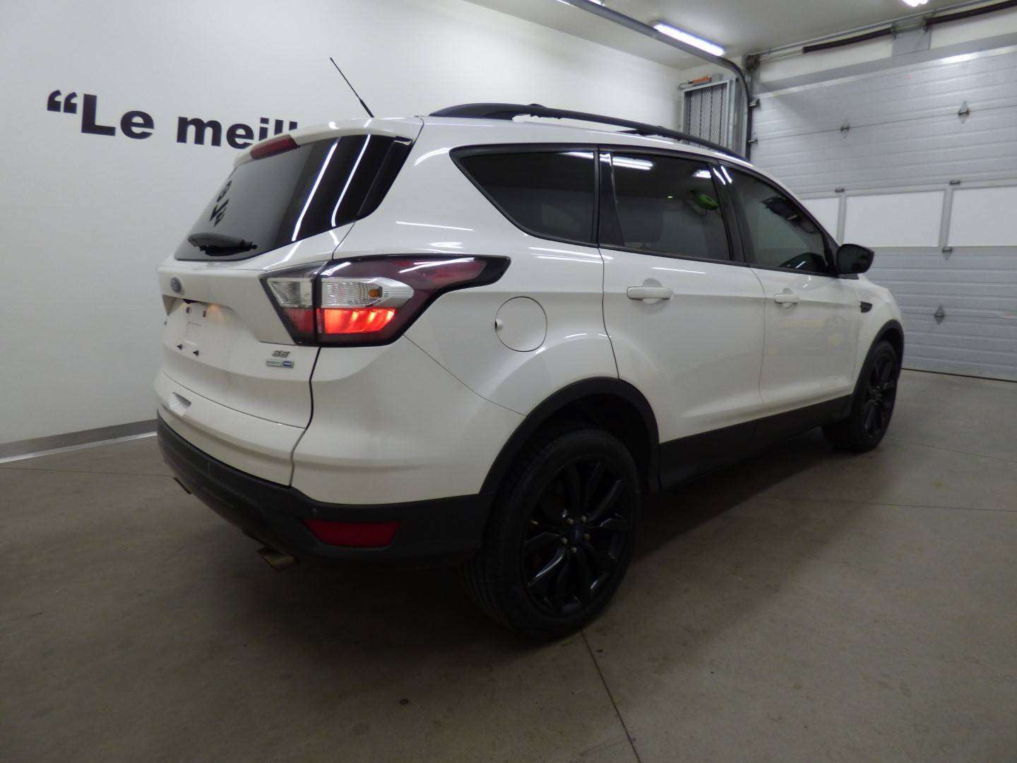 2017 Ford Escape SE AWD, TOIT PANO, CARPLAY, NAVI, JAMAIS ACCIDENTÉ — снимка 1