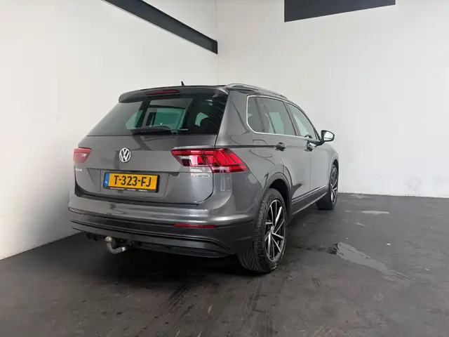 Volkswagen Tiguan view 2