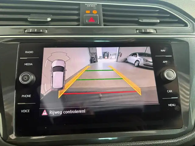 Volkswagen Tiguan view 24