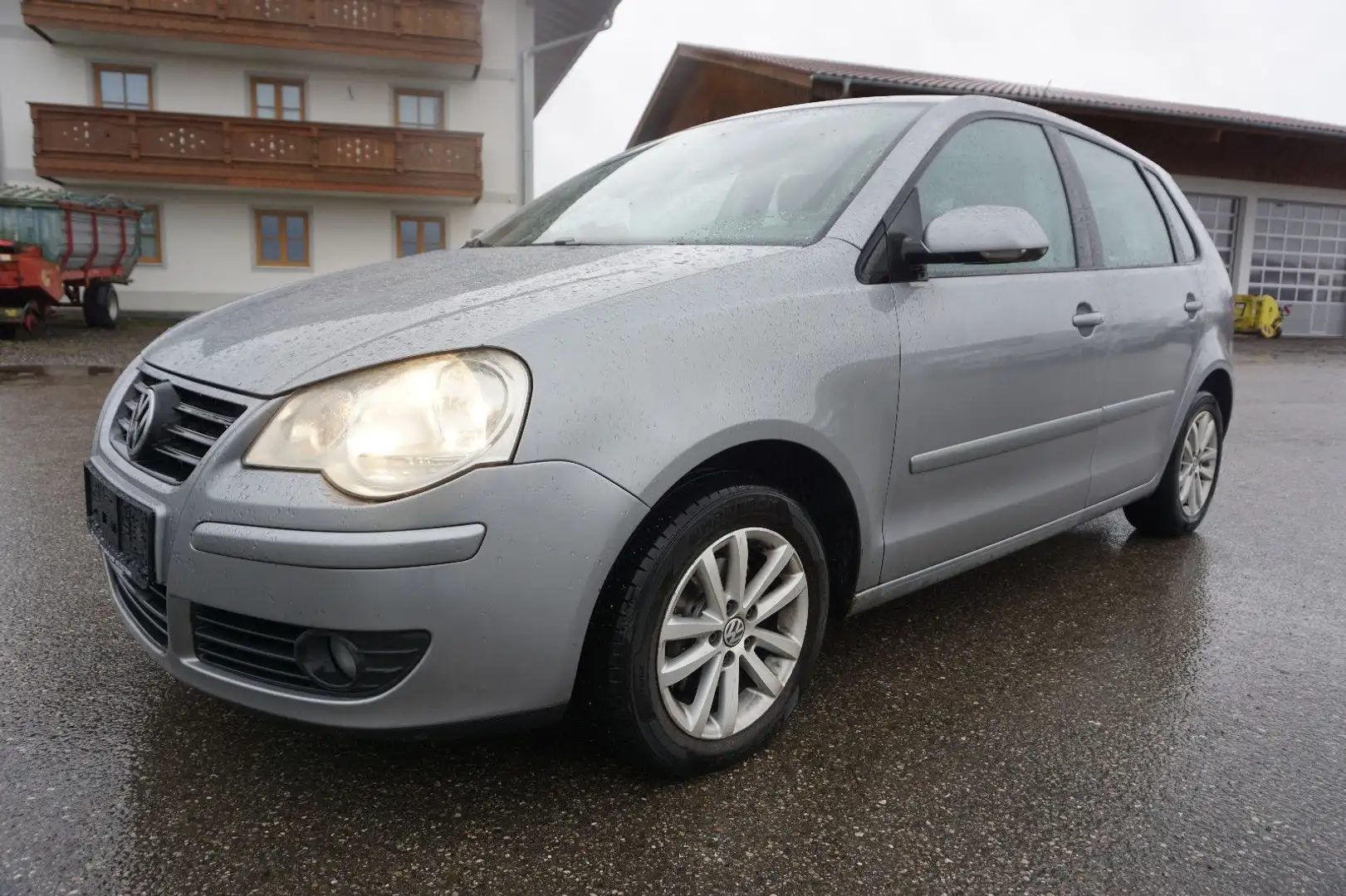 Volkswagen Polo IV Comfortline 1.Hand 8 fach bereift Zilver - 1