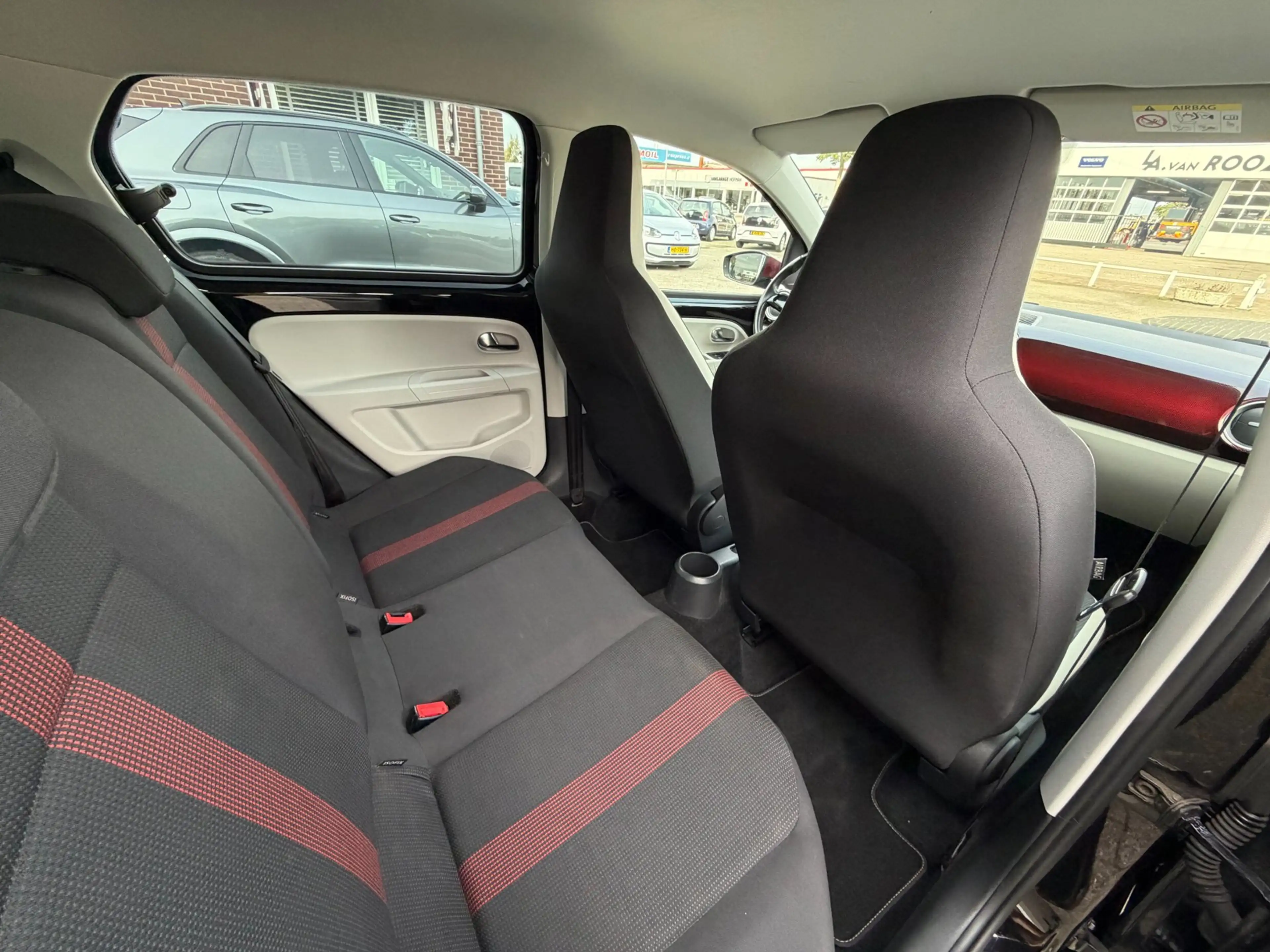 Volkswagen up! 1.0 BMT high up! COLOR / LM / MISTLAMPEN / CRUISE — photo 31