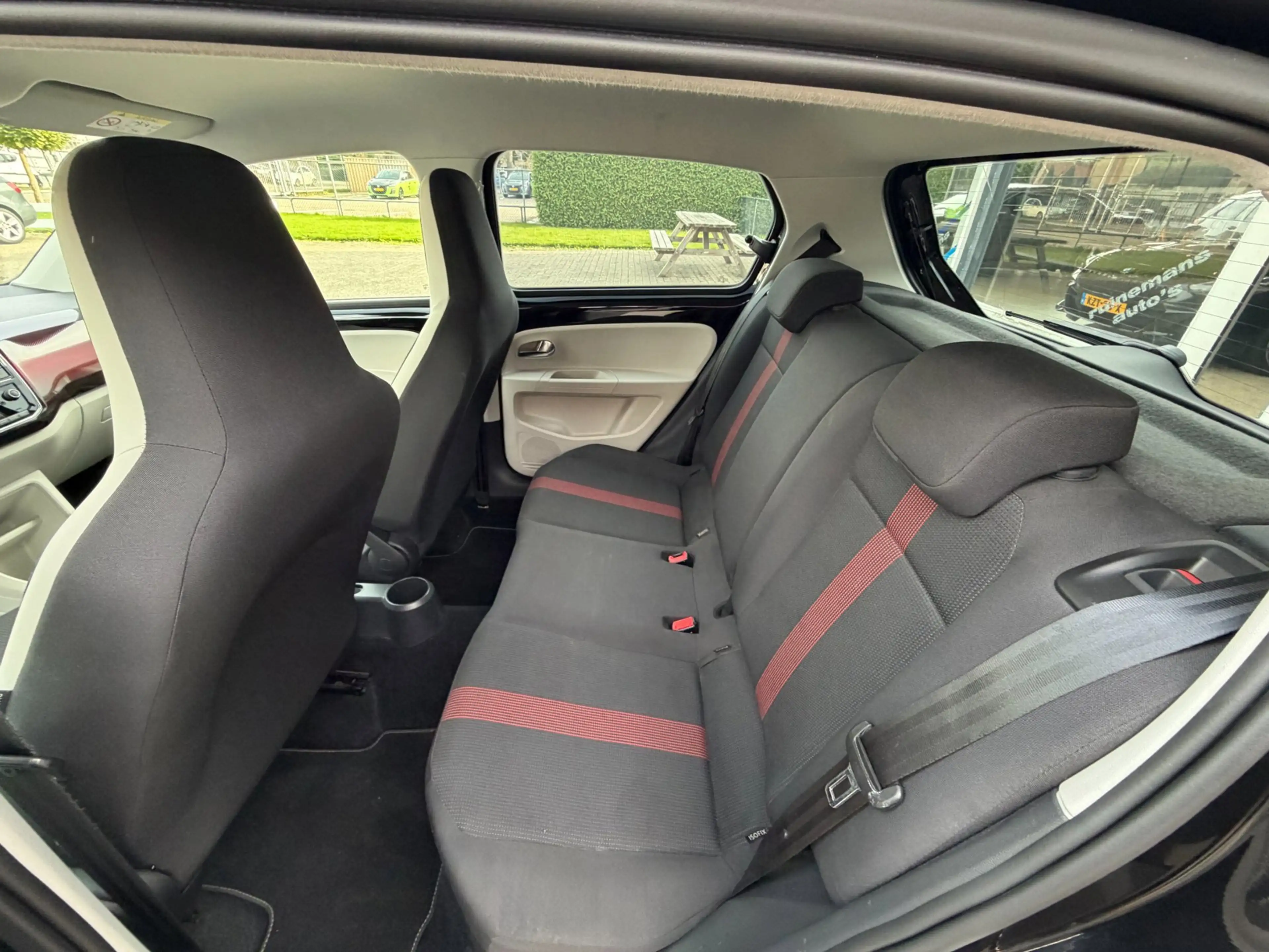 Volkswagen up! 1.0 BMT high up! COLOR / LM / MISTLAMPEN / CRUISE — photo 24