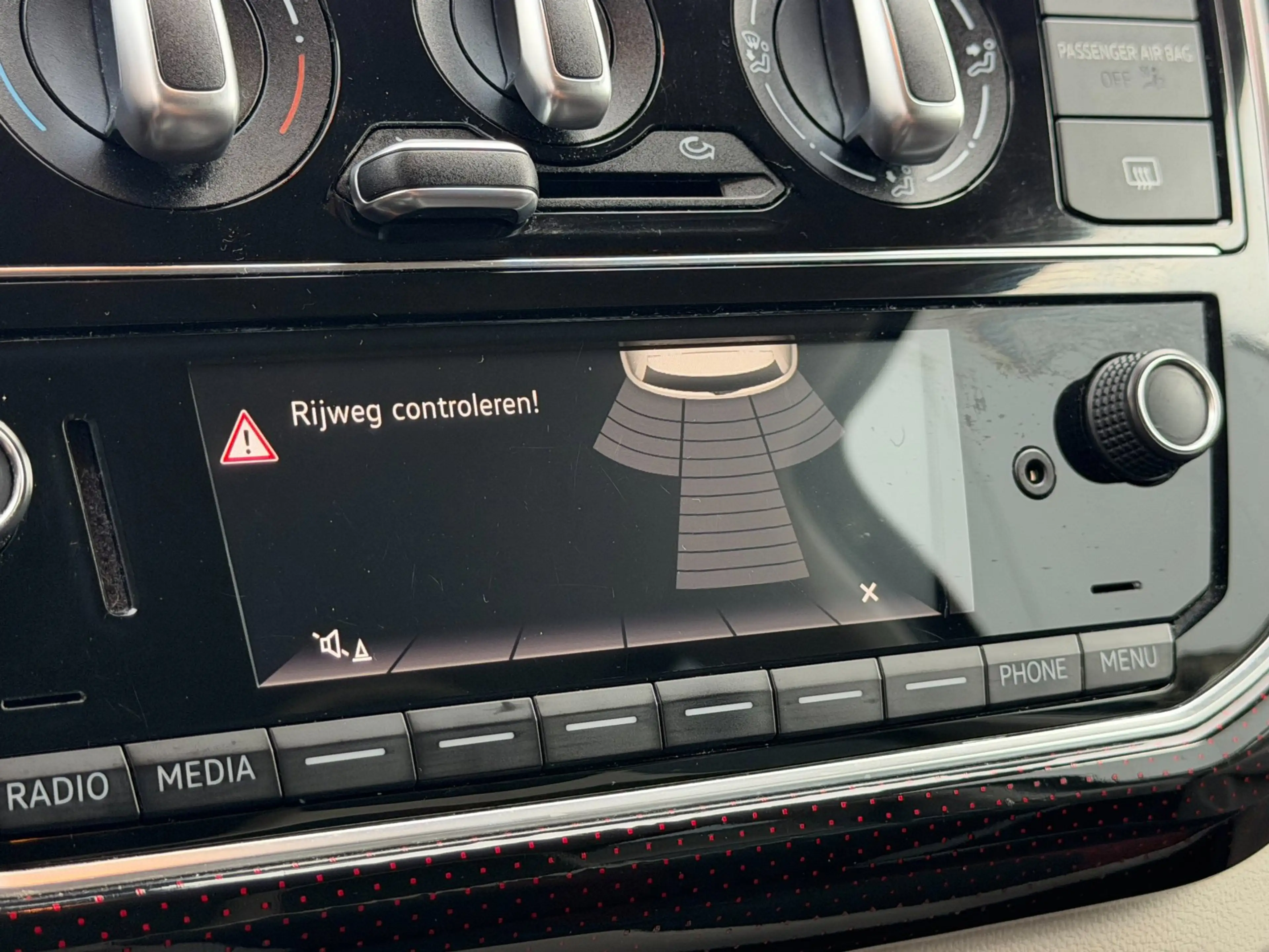 Volkswagen up! 1.0 BMT high up! COLOR / LM / MISTLAMPEN / CRUISE — photo 42