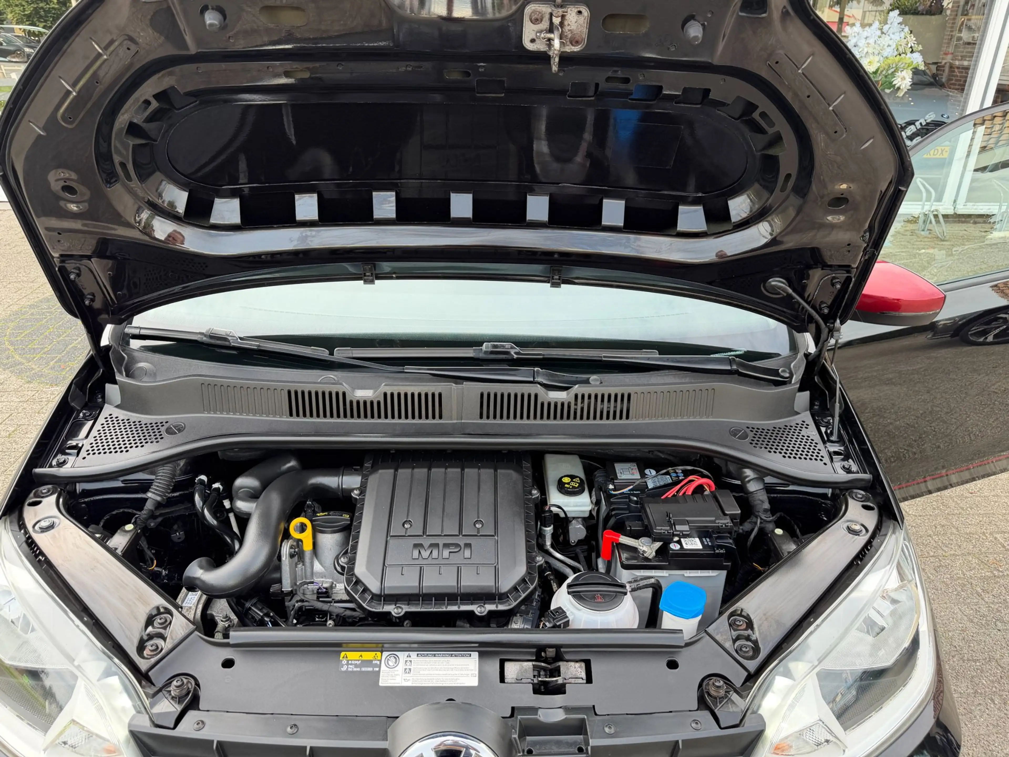 Volkswagen up! 1.0 BMT high up! COLOR / LM / MISTLAMPEN / CRUISE — photo 44