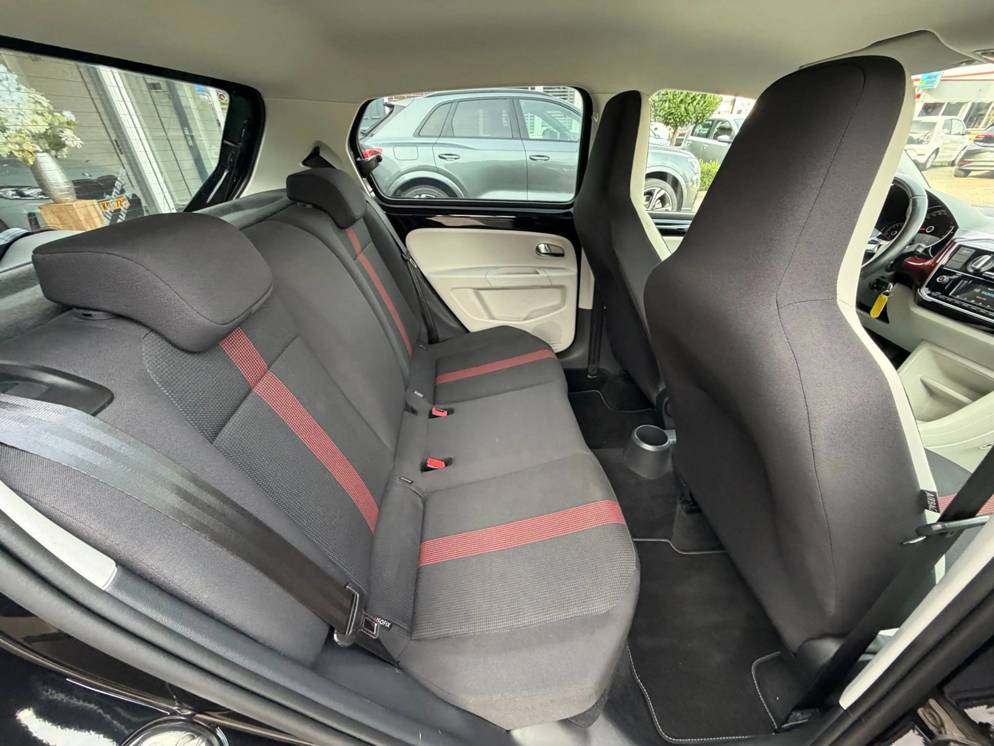 Volkswagen up! 1.0 BMT high up! COLOR / LM / MISTLAMPEN / CRUISE — photo 30